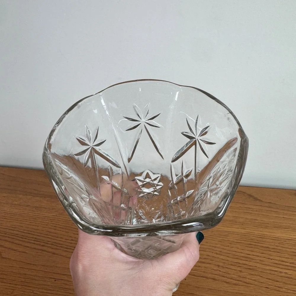 Anchor Hocking Glass Starburst Etched Vase Decorative Table Centerpiece Decor‎